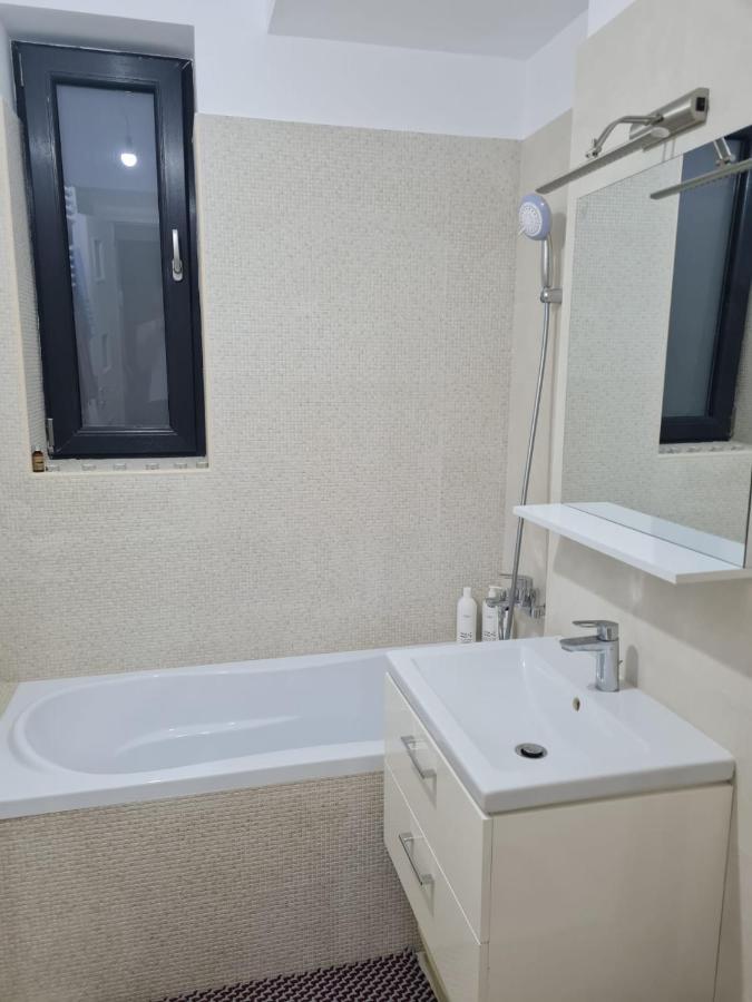 Deluxe 2 Bedroom Apartment With Balcony And Private Parking Bragadiru Экстерьер фото